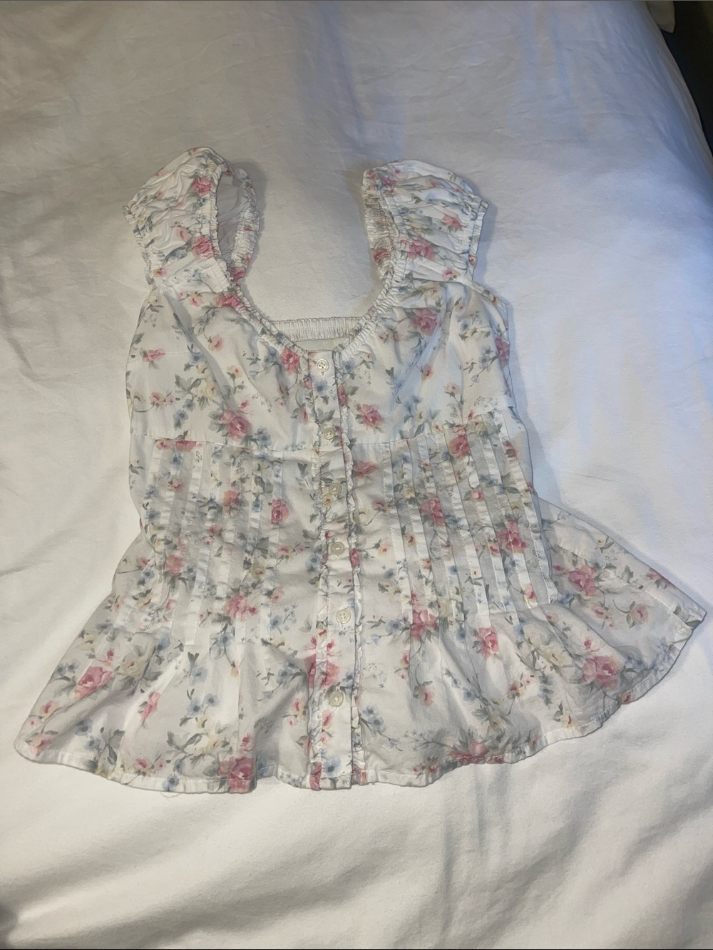 Hollister Floral Ruffle-Trim White Top